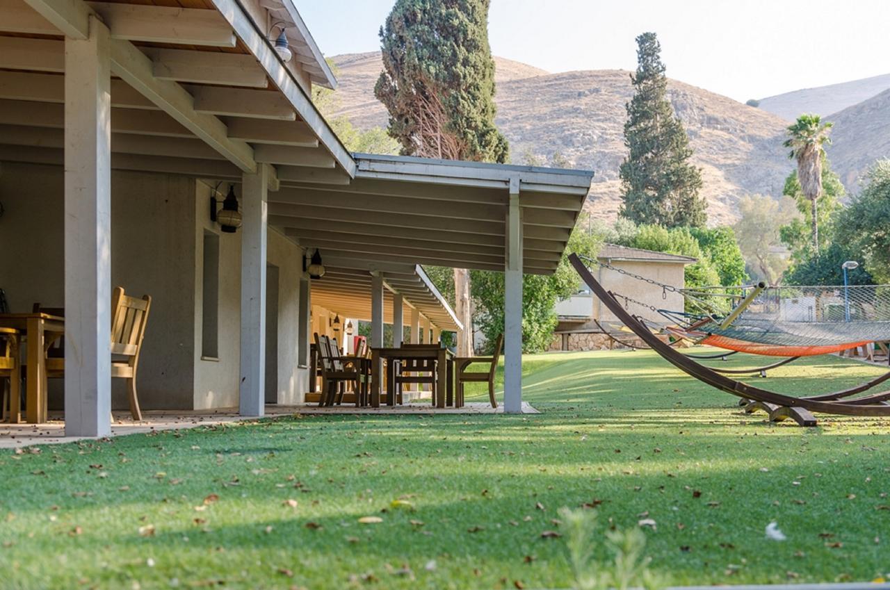 Bait Alfa Kibbutz Country Lodging Bet Alfa Buitenkant foto